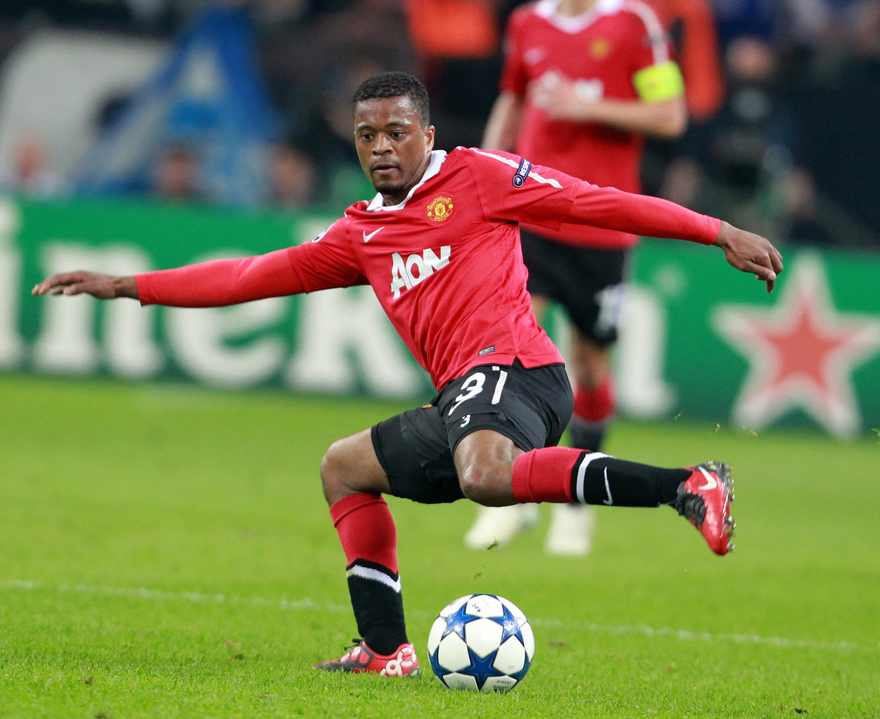 助队友从后 助队友从后